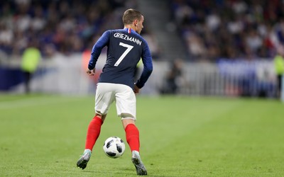 三亿电竞焦点-三笘绯已成日本国民偶像