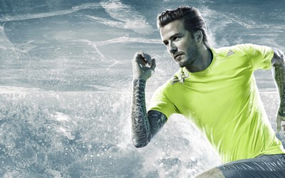 三亿电竞快讯-凯拉这球居然顶偏了