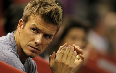 三亿电竞动态-迈尼昂手套品牌签约天价合同